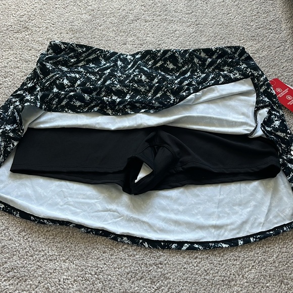 NWT BCG Tennis skirt with built in shorts - Picture 3 of 7